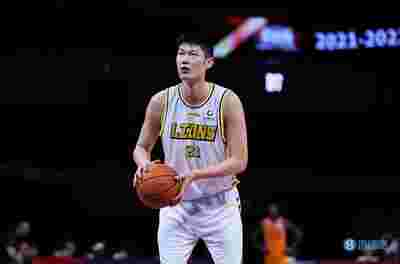 国王主场大胜活塞，霍乐迪表现出色