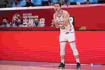 浙江男篮力克对手，CBA表现令人期待